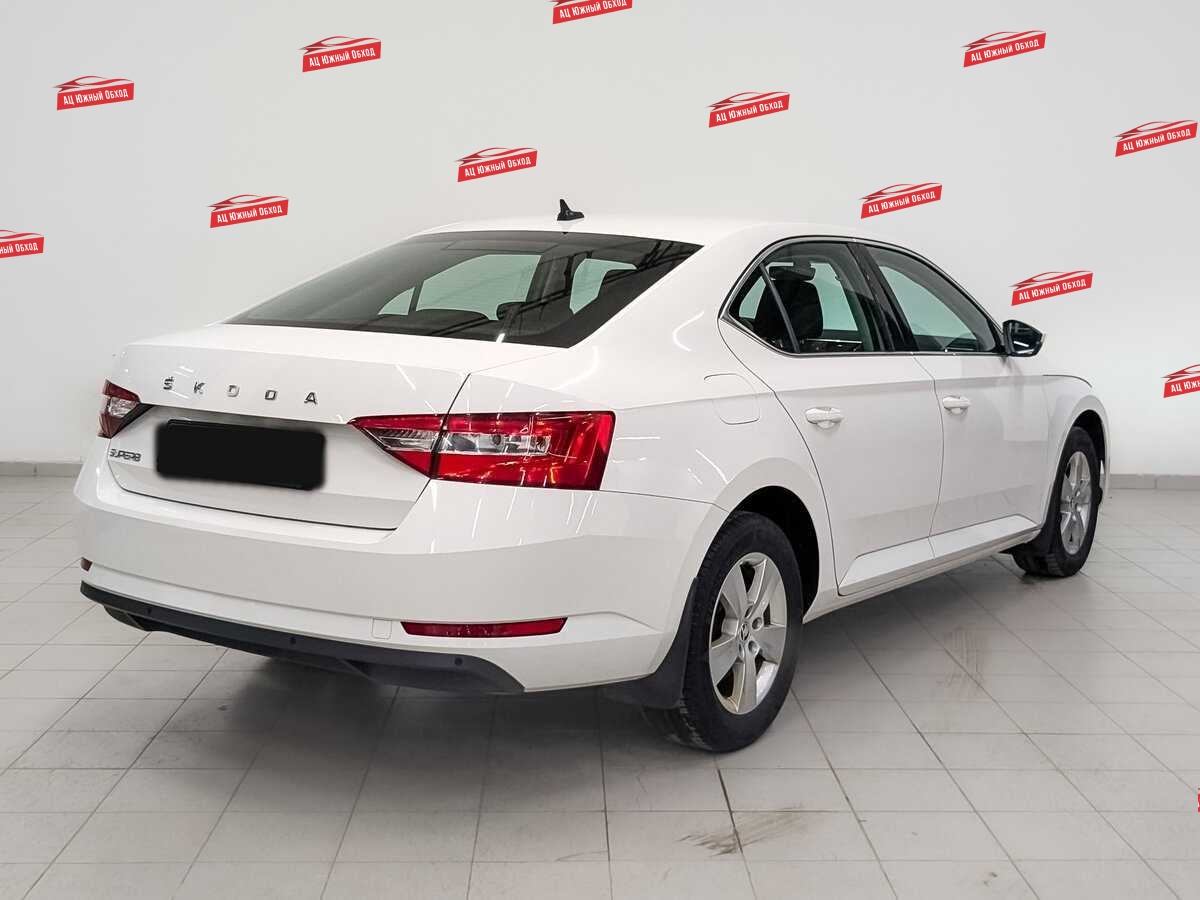 Купить Skoda Superb с пробегом. Фото: #5