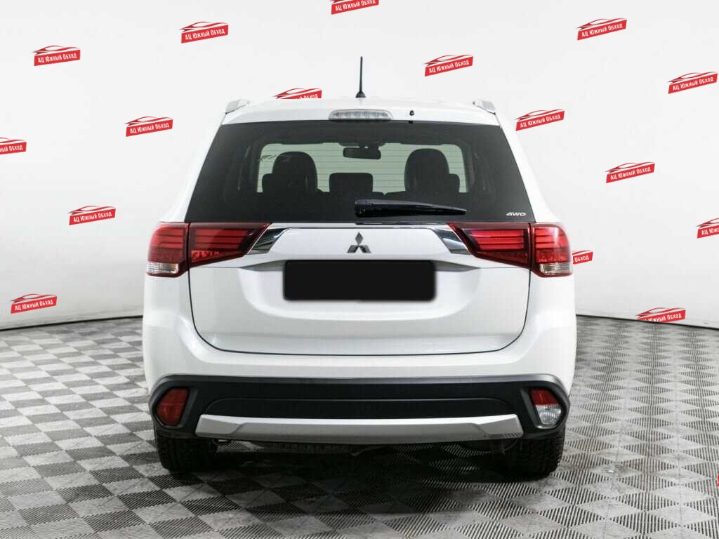 Купить Mitsubishi Outlander с пробегом. Фото: #4