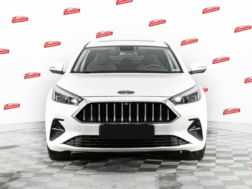 Купить JAC J7 с пробегом. Фото: #1