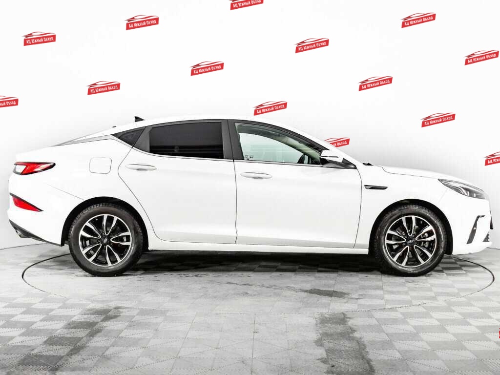 Купить JAC J7 с пробегом. Фото: #3