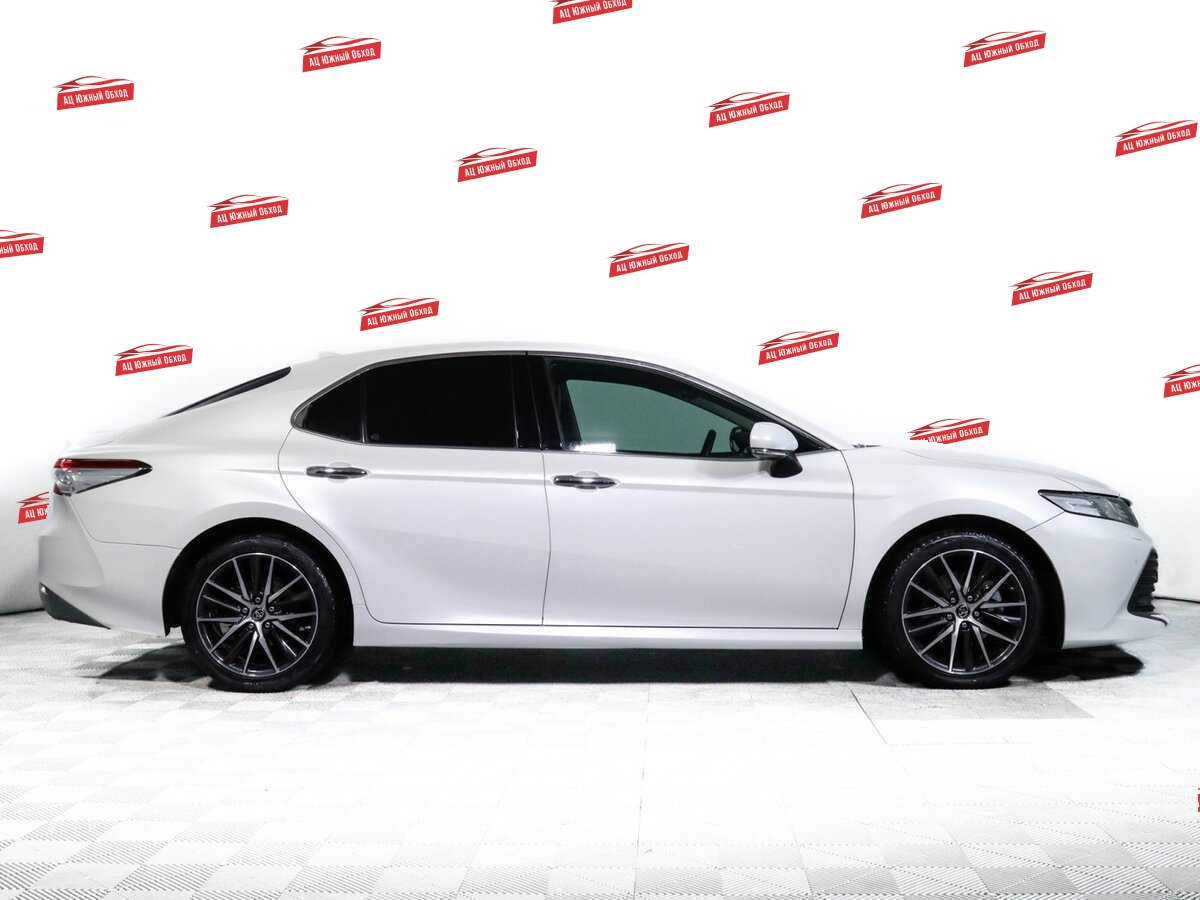 Купить Toyota Camry с пробегом. Фото: #3