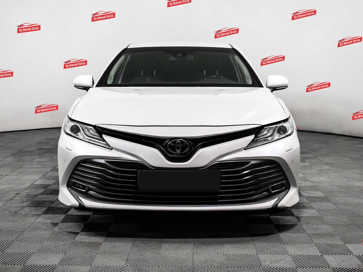 Купить Toyota Camry с пробегом. Фото: #1