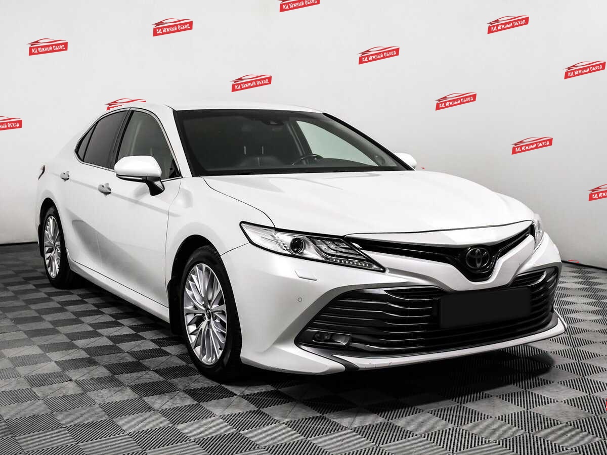Купить Toyota Camry с пробегом. Фото: #2