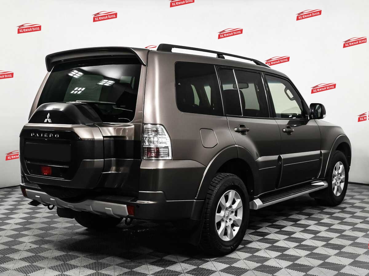 Купить Mitsubishi Pajero с пробегом. Фото: #4