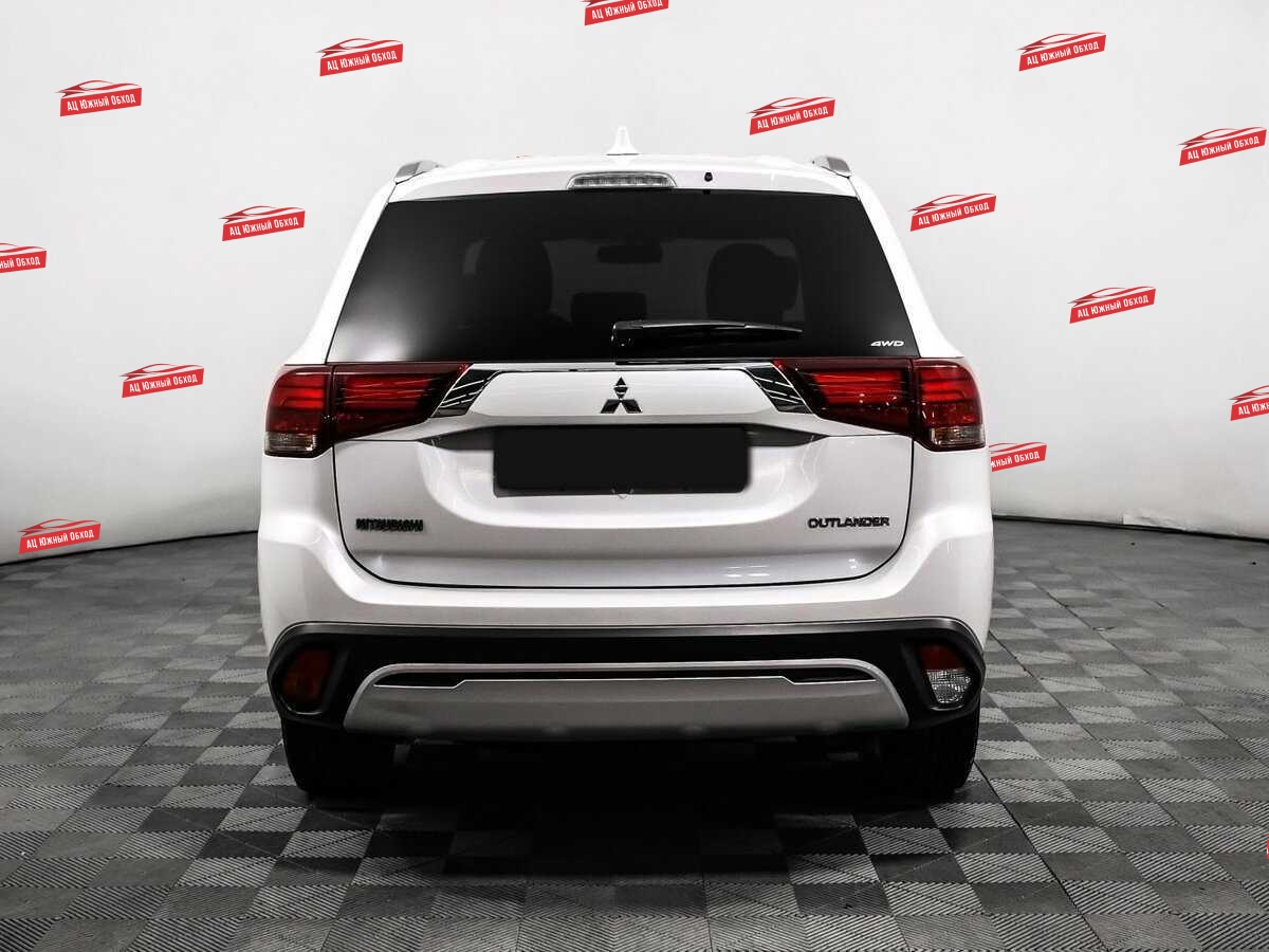 Купить Mitsubishi Outlander с пробегом. Фото: #5