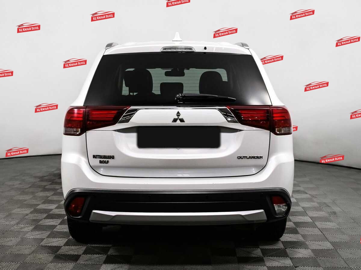 Купить Mitsubishi Outlander с пробегом. Фото: #5