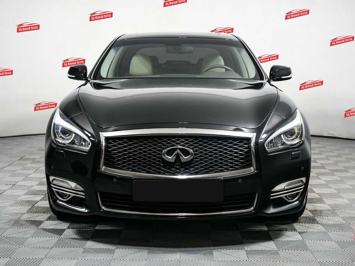 Купить Infiniti Q70 с пробегом. Фото: #1