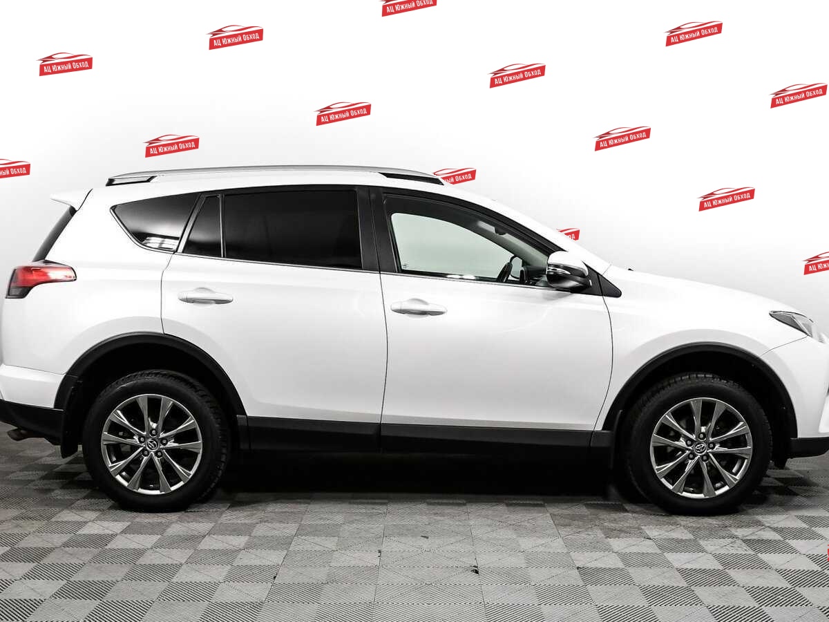 Купить Toyota RAV4 с пробегом. Фото: #3