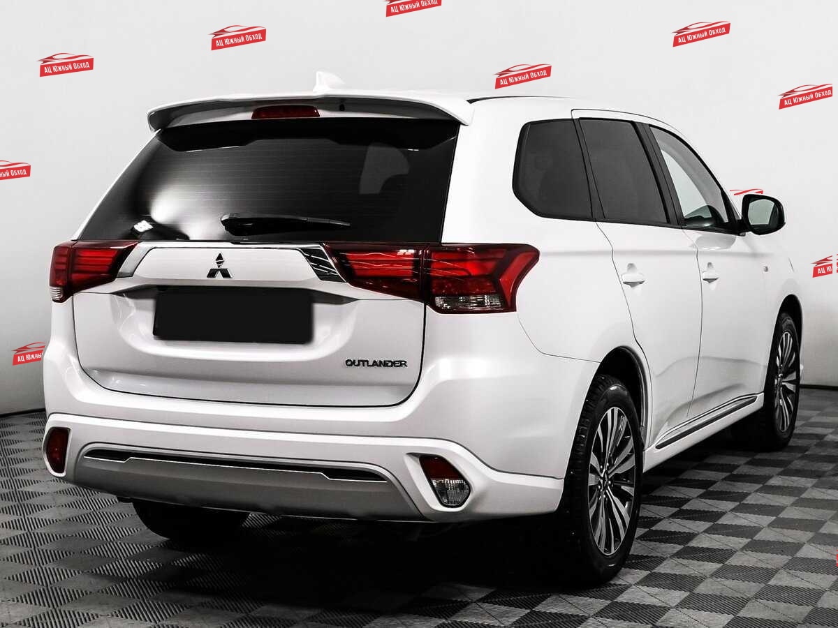 Купить Mitsubishi Outlander с пробегом. Фото: #4