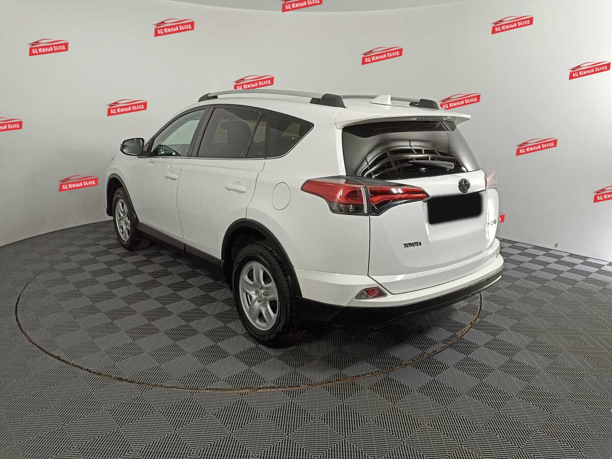 Купить Toyota RAV4 с пробегом. Фото: #4