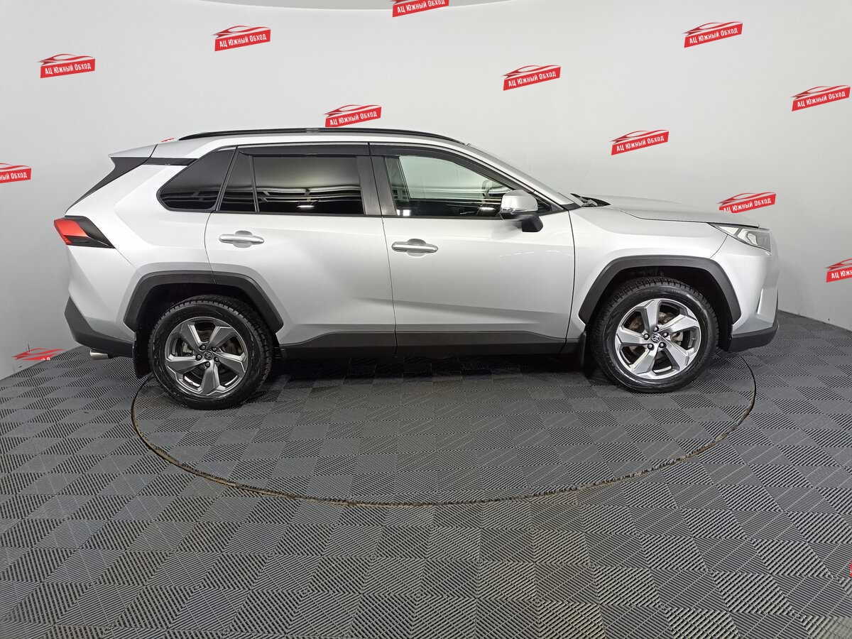 Купить Toyota RAV4 с пробегом. Фото: #3