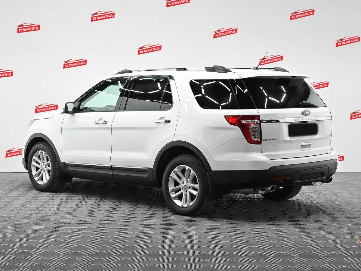 Купить Ford Explorer с пробегом. Фото: #2