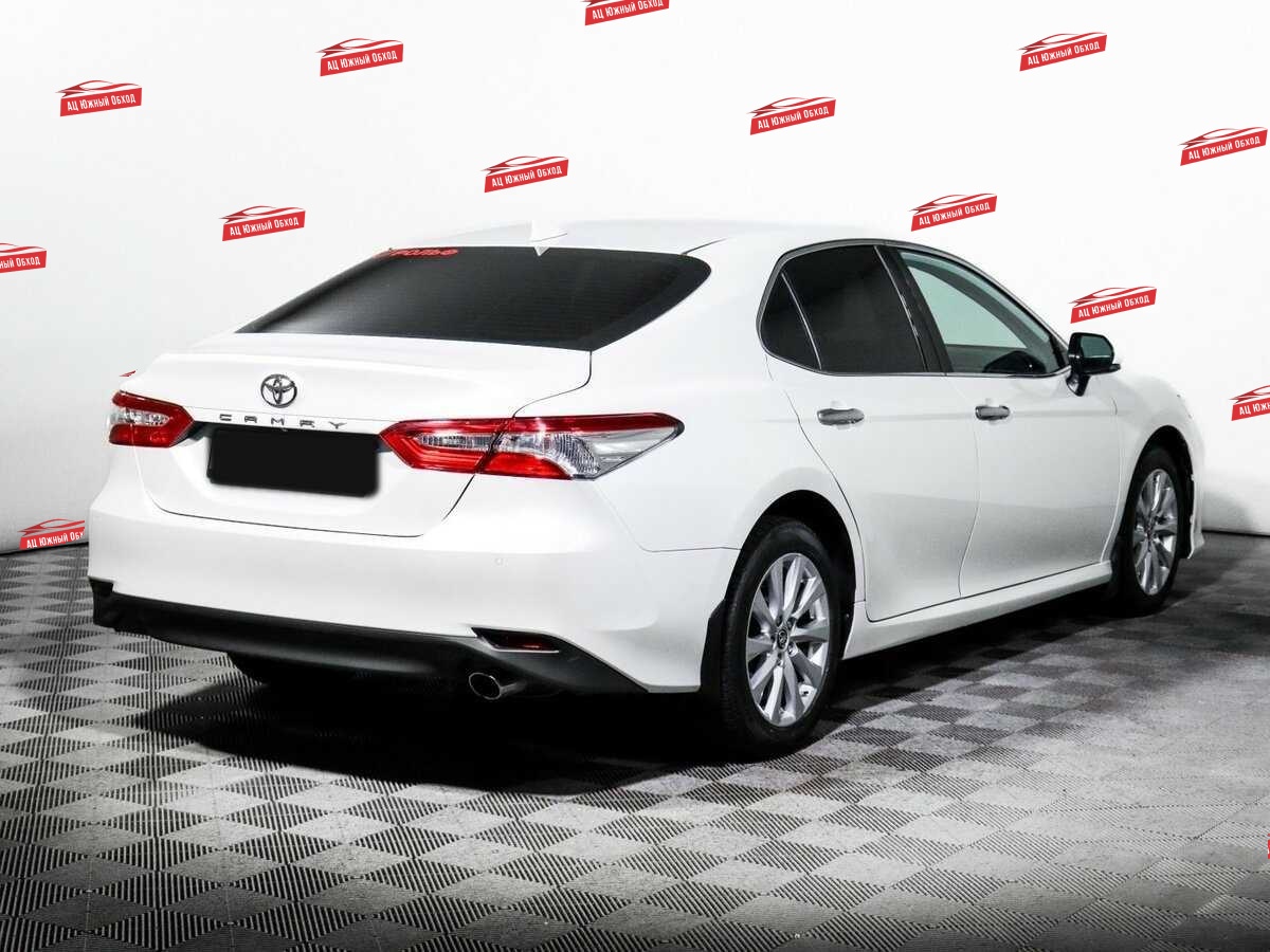 Купить Toyota Camry с пробегом. Фото: #4