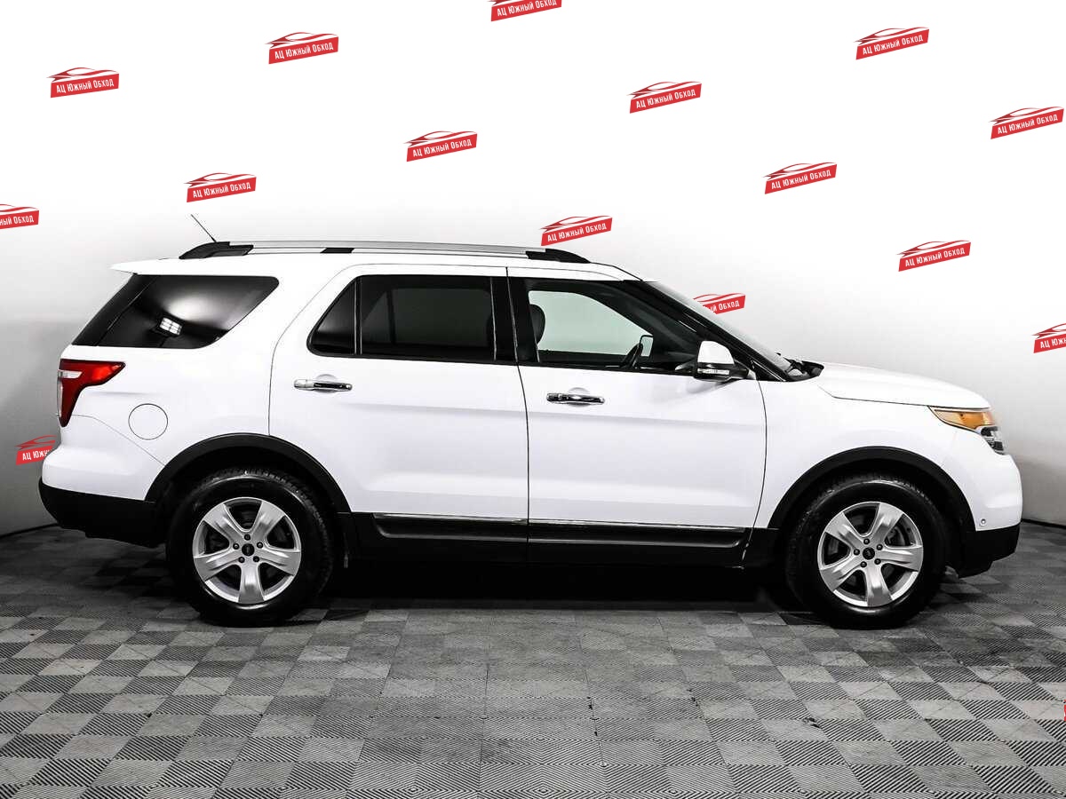 Купить Ford Explorer с пробегом. Фото: #3