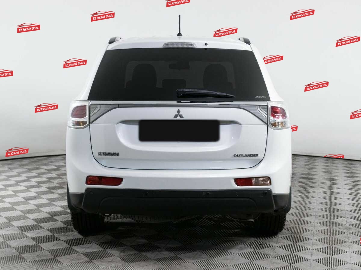 Купить Mitsubishi Outlander с пробегом. Фото: #4