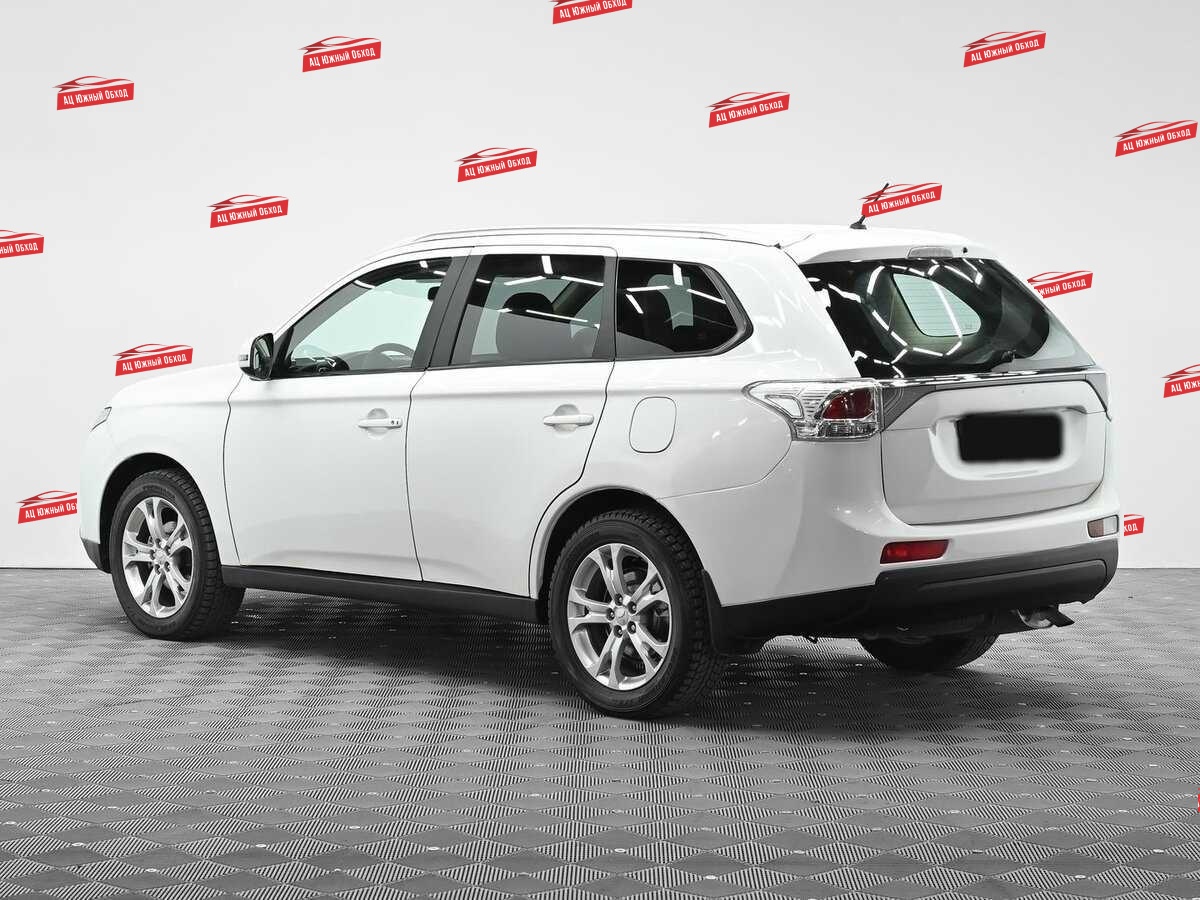 Купить Mitsubishi Outlander с пробегом. Фото: #3