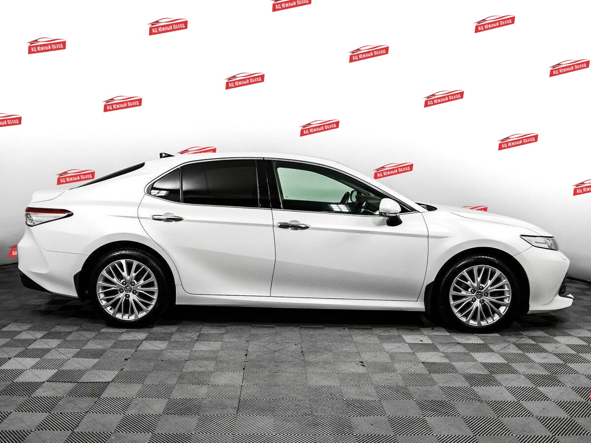 Купить Toyota Camry с пробегом. Фото: #3