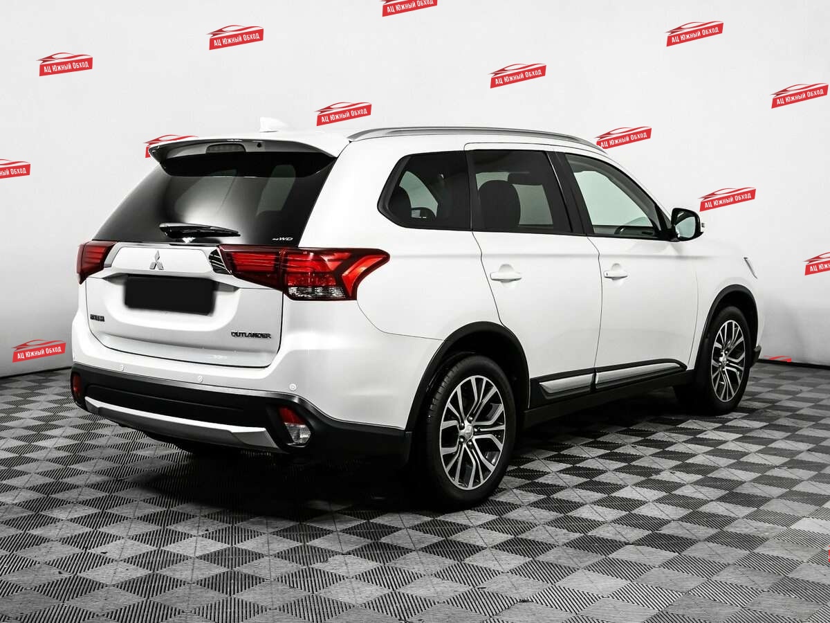 Купить Mitsubishi Outlander с пробегом. Фото: #4
