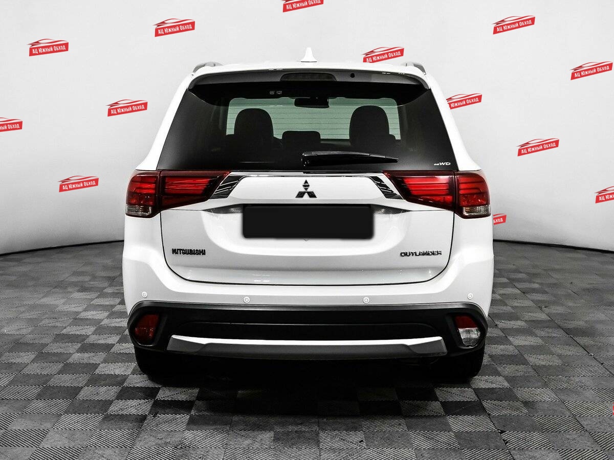 Купить Mitsubishi Outlander с пробегом. Фото: #5
