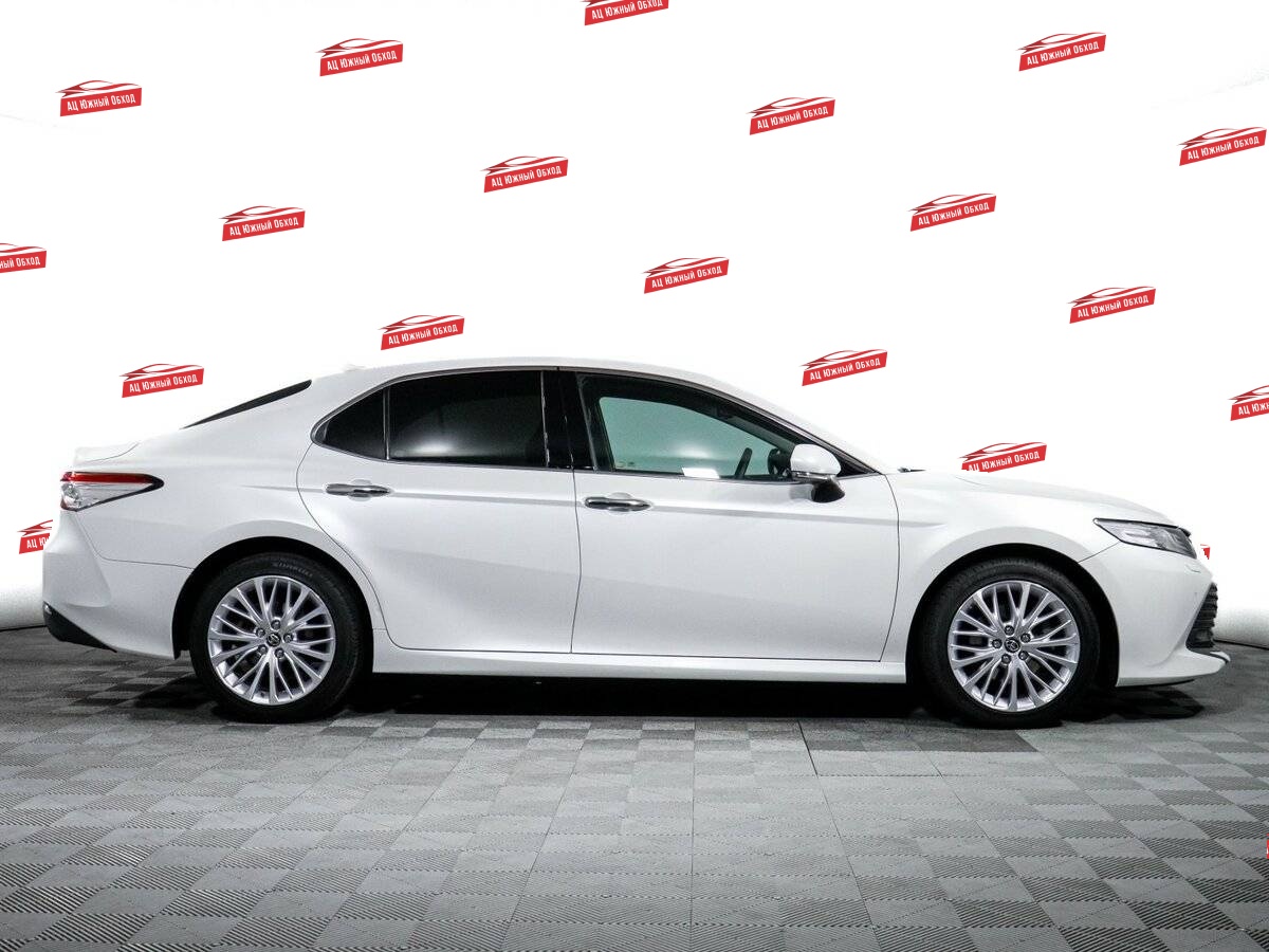 Купить Toyota Camry с пробегом. Фото: #3