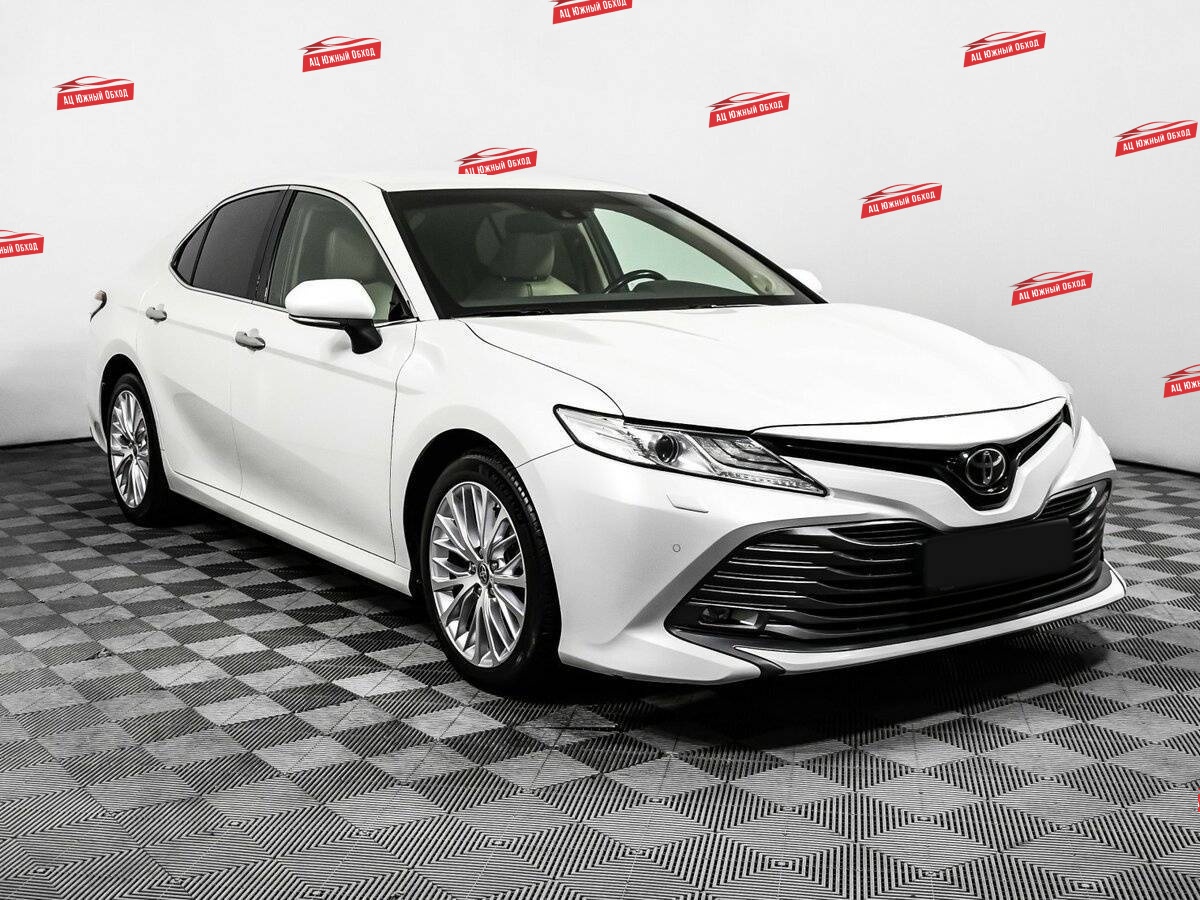 Купить Toyota Camry с пробегом. Фото: #2