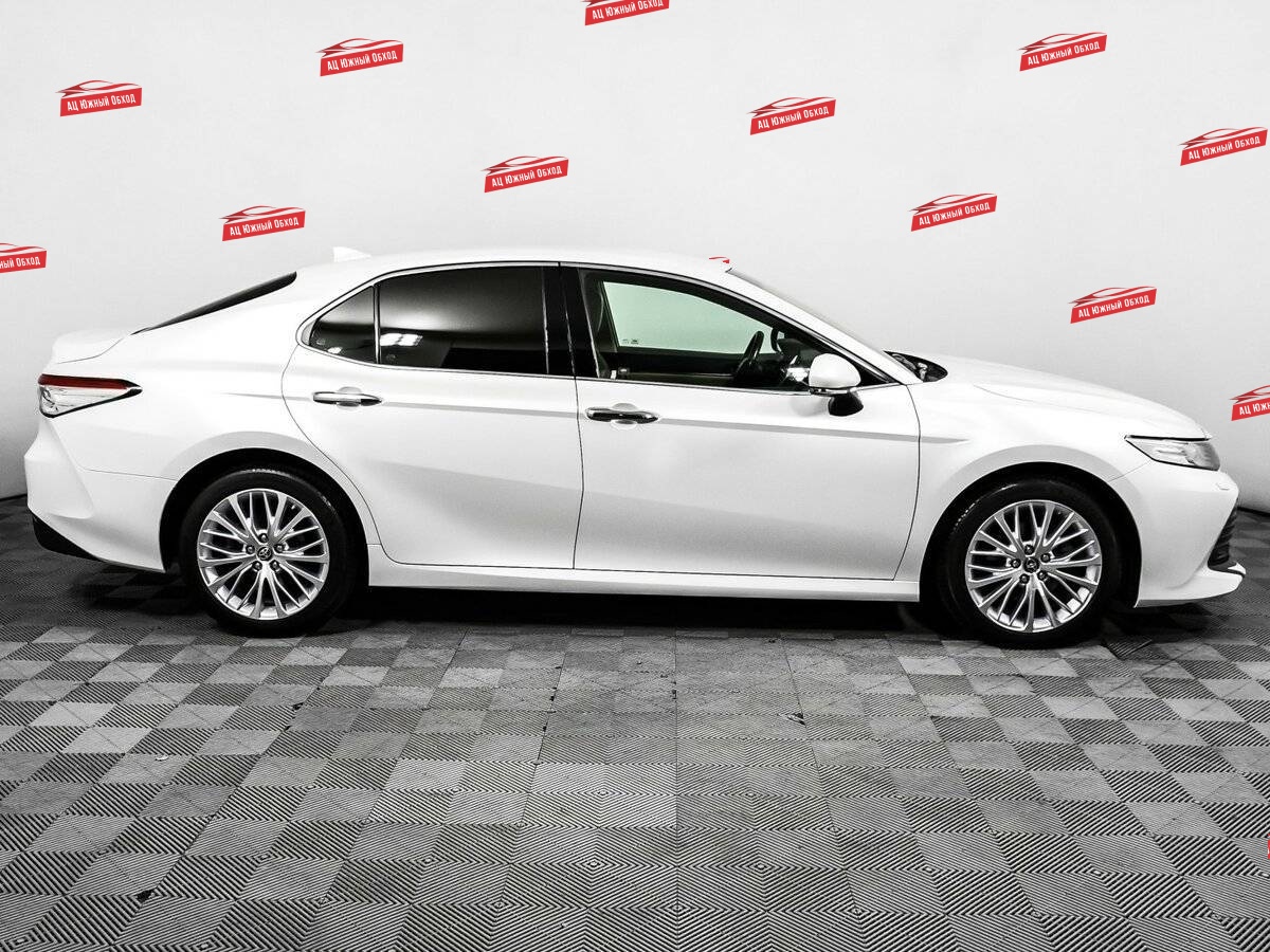 Купить Toyota Camry с пробегом. Фото: #3