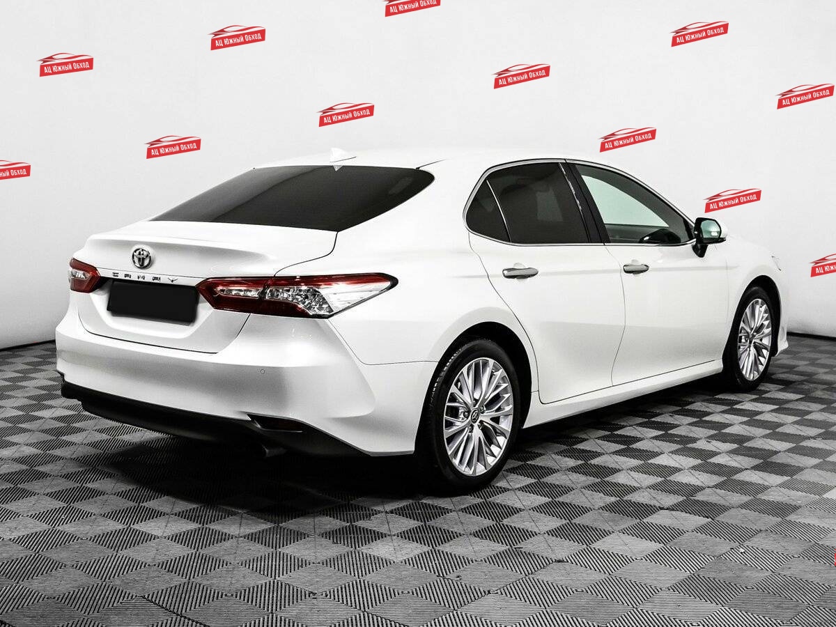 Купить Toyota Camry с пробегом. Фото: #4