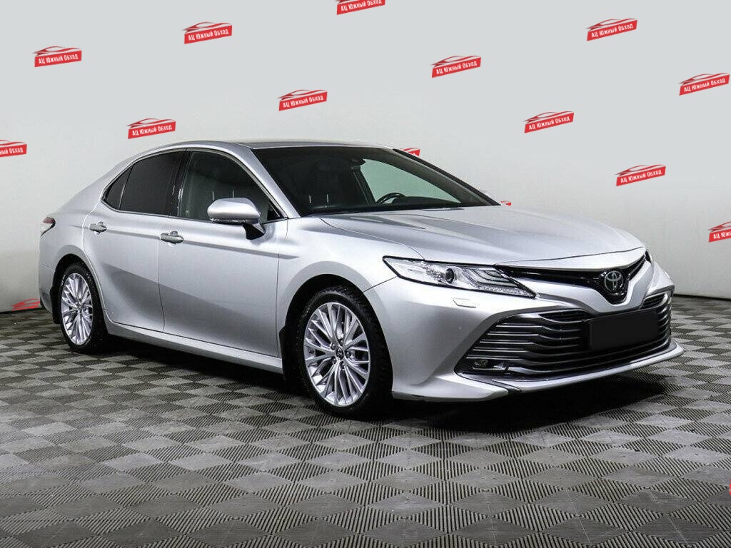 Купить Toyota Camry с пробегом. Фото: #1