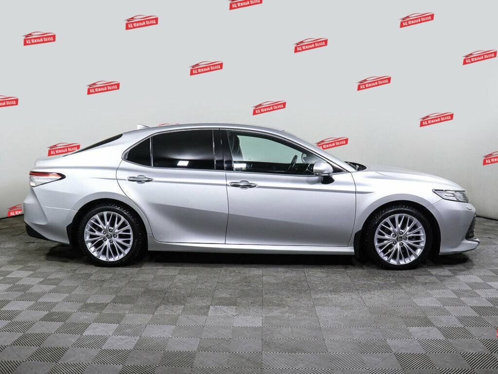 Купить Toyota Camry с пробегом. Фото: #2