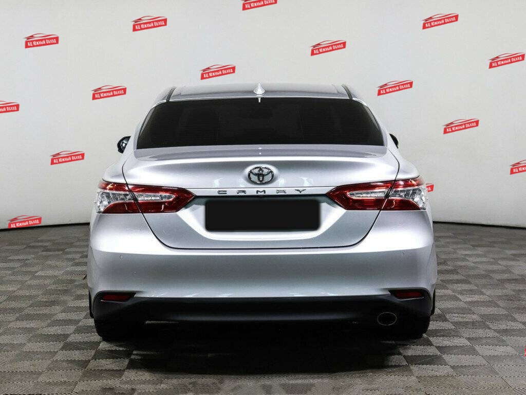 Купить Toyota Camry с пробегом. Фото: #4