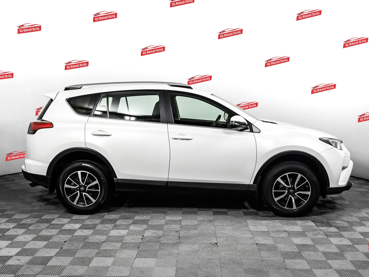 Купить Toyota RAV4 с пробегом. Фото: #3