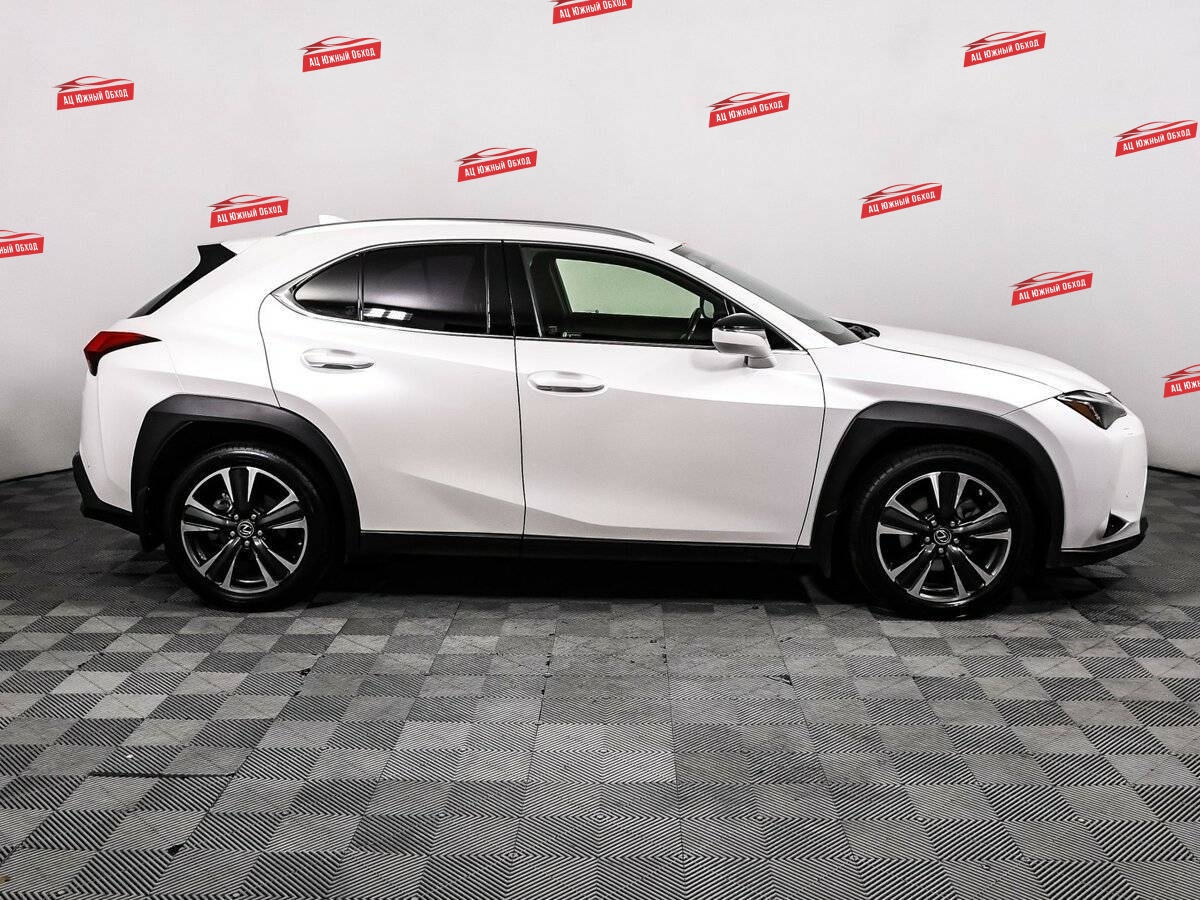 Купить Lexus UX с пробегом. Фото: #3