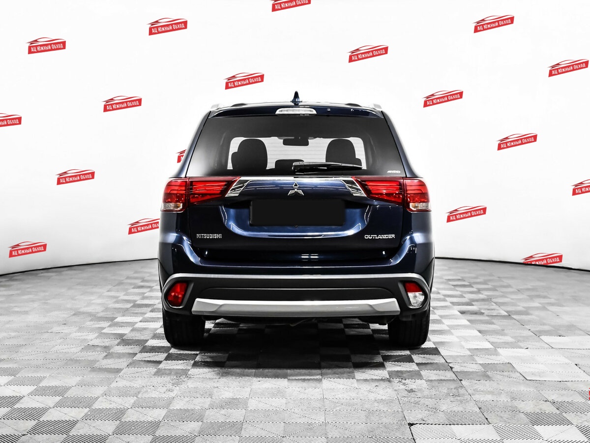 Купить Mitsubishi Outlander с пробегом. Фото: #4