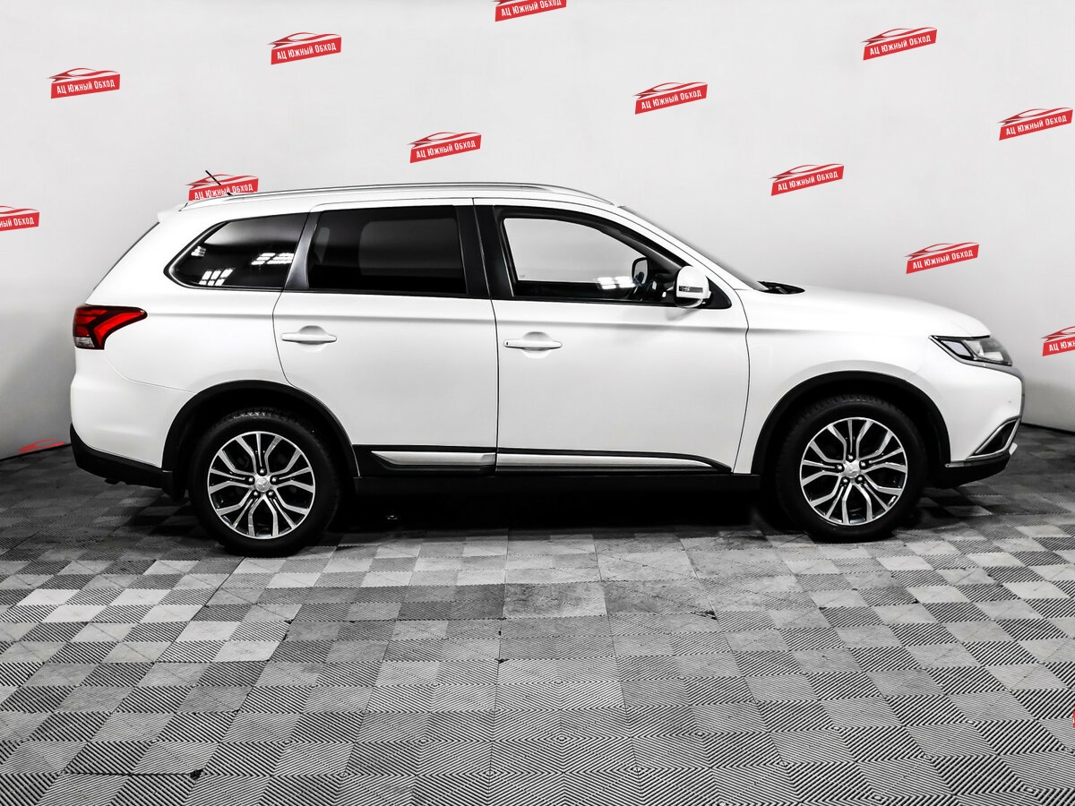 Купить Mitsubishi Outlander с пробегом. Фото: #3