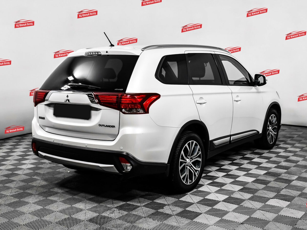 Купить Mitsubishi Outlander с пробегом. Фото: #4