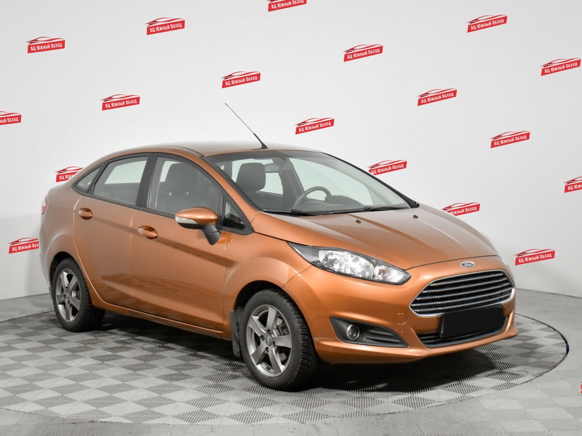 Купить Ford Fiesta с пробегом. Фото: #2