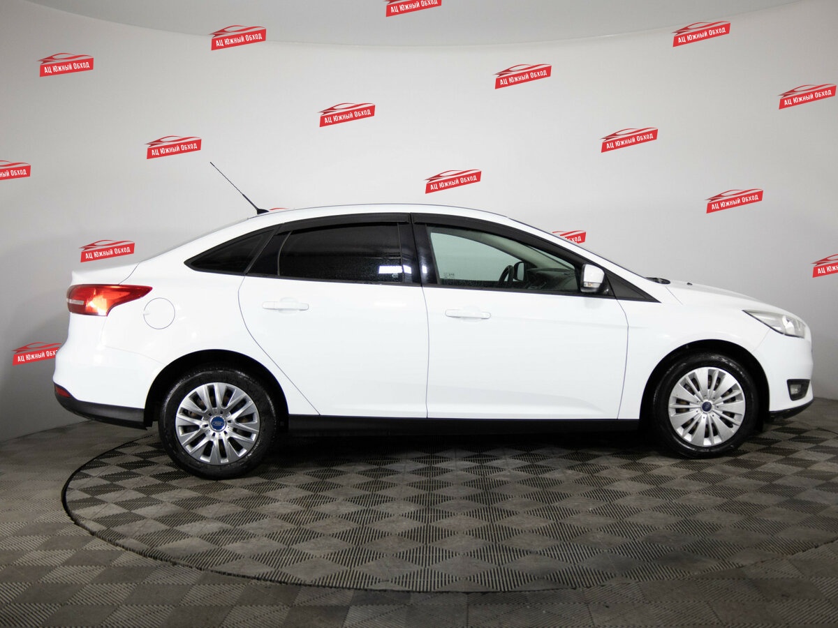 Купить Ford Focus с пробегом. Фото: #3
