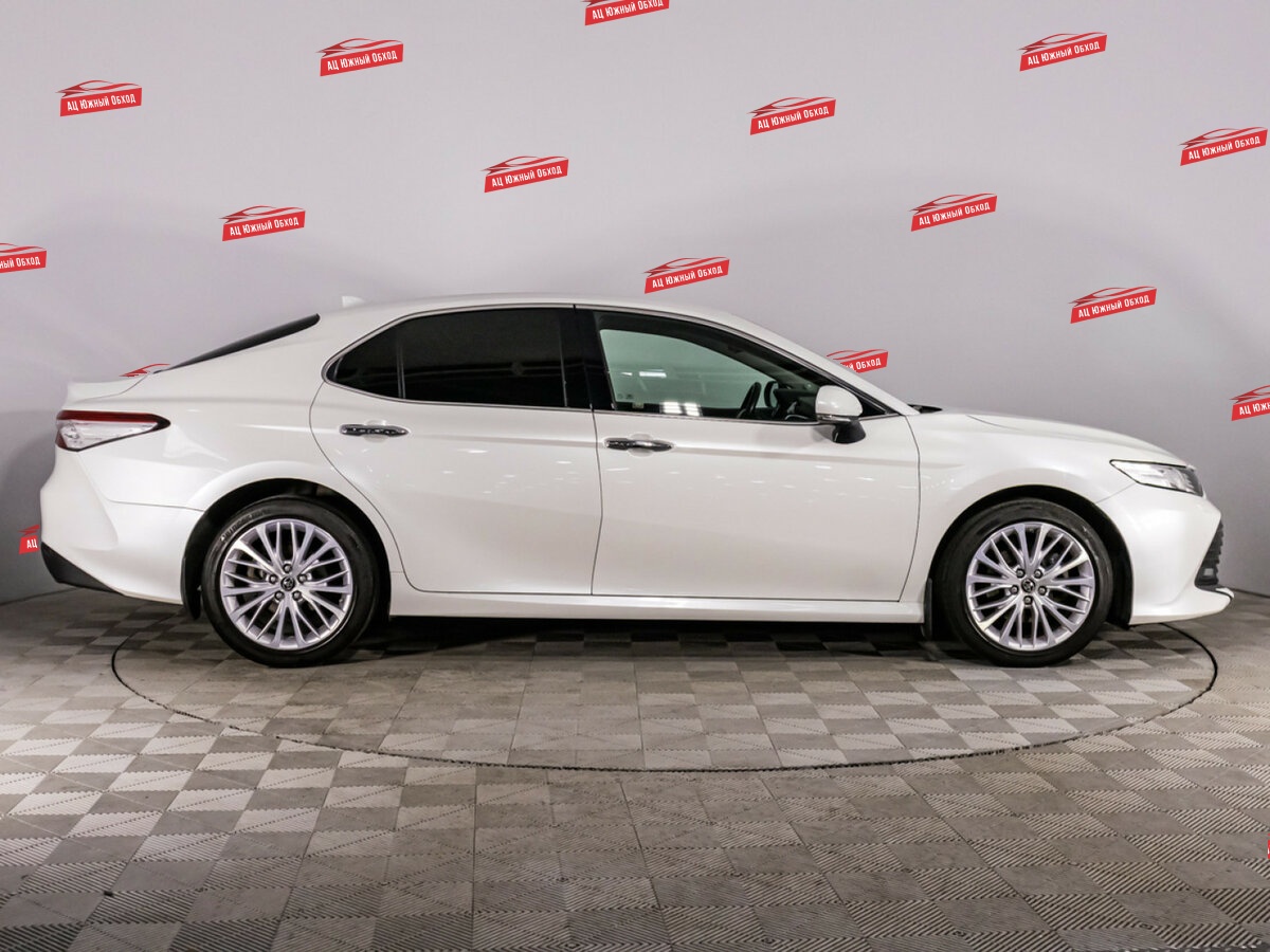 Купить Toyota Camry с пробегом. Фото: #3