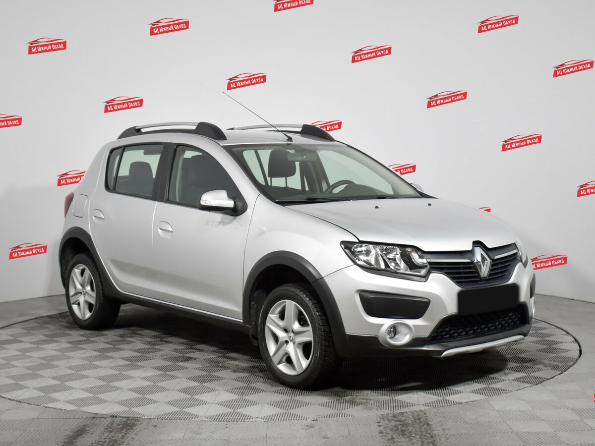 Купить Renault Sandero с пробегом. Фото: #2