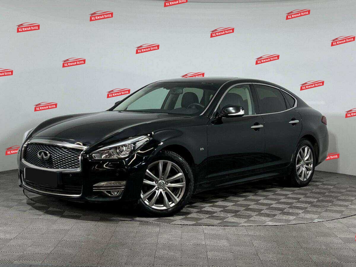 Infiniti Q70