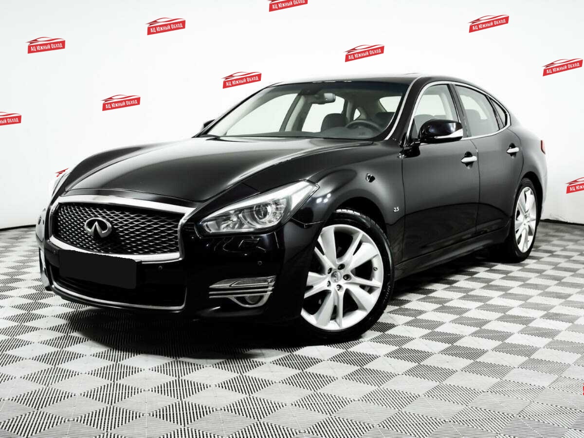 Infiniti Q70