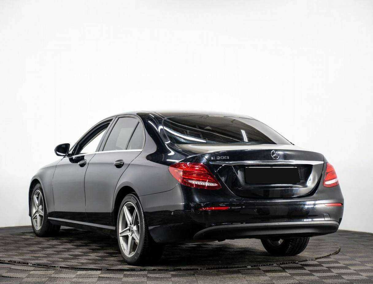 Купить Mercedes-Benz E-Класс с пробегом. Фото: #3