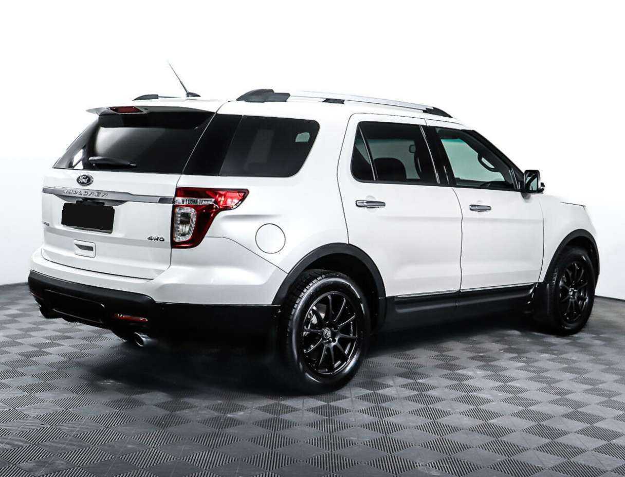Купить Ford Explorer с пробегом. Фото: #4