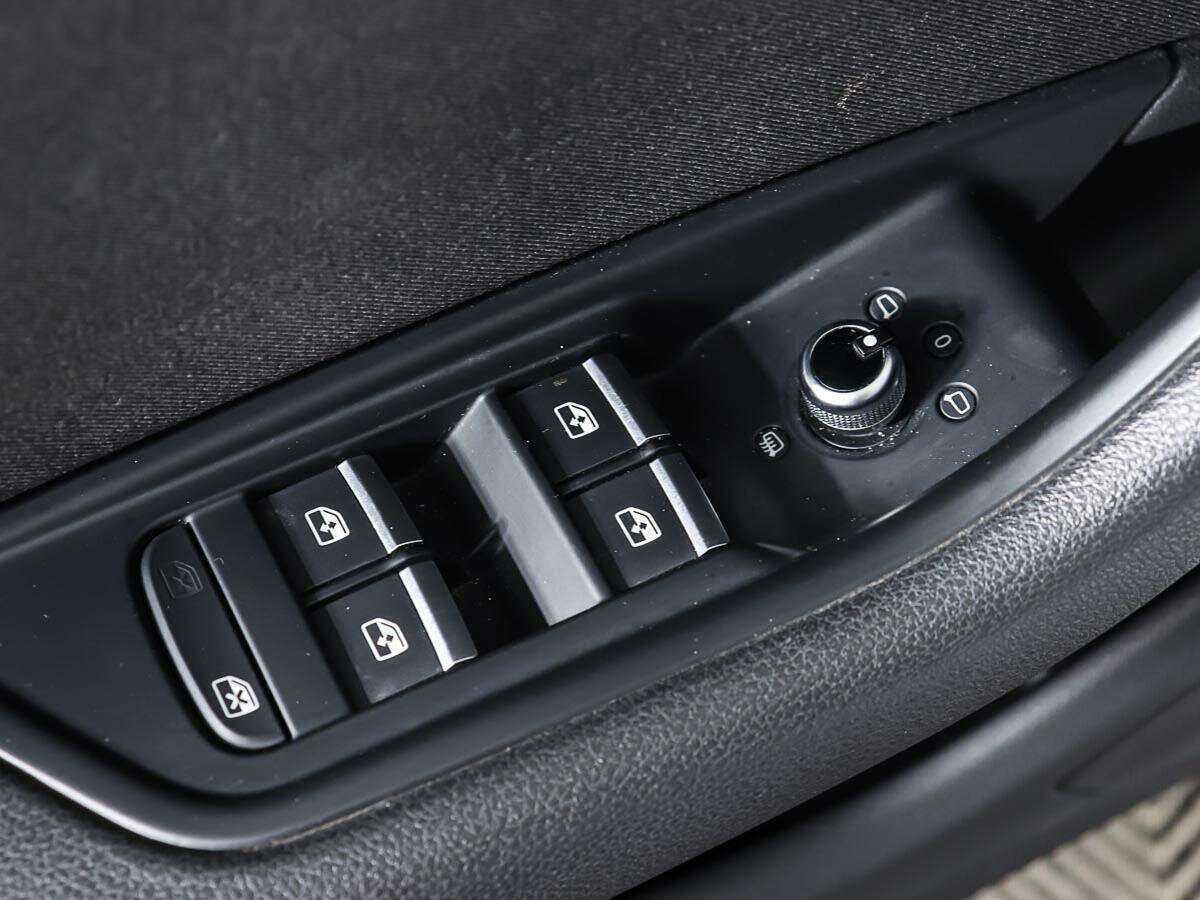 Купить Audi A4 с пробегом. Фото: #16