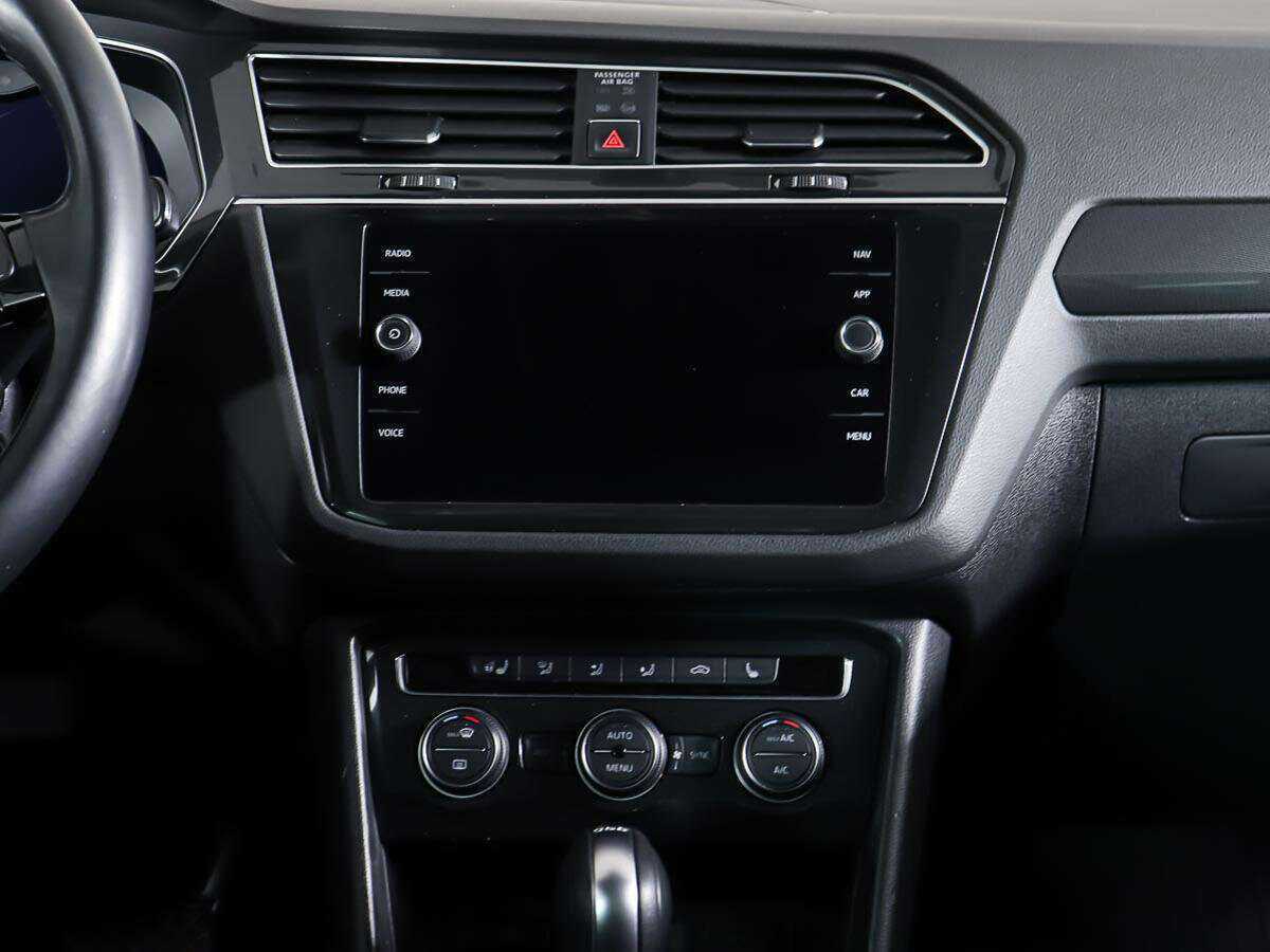 Купить Volkswagen Tiguan с пробегом. Фото: #11