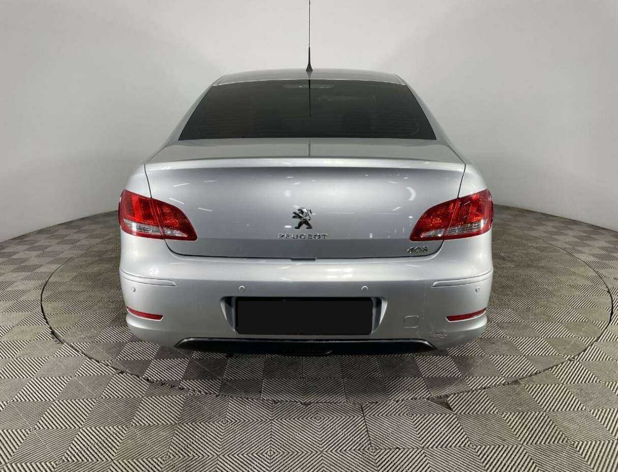 Купить Peugeot 408 с пробегом. Фото: #2