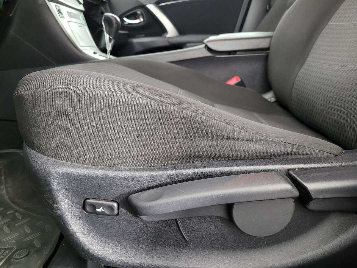 Купить Toyota Avensis с пробегом. Фото: #9