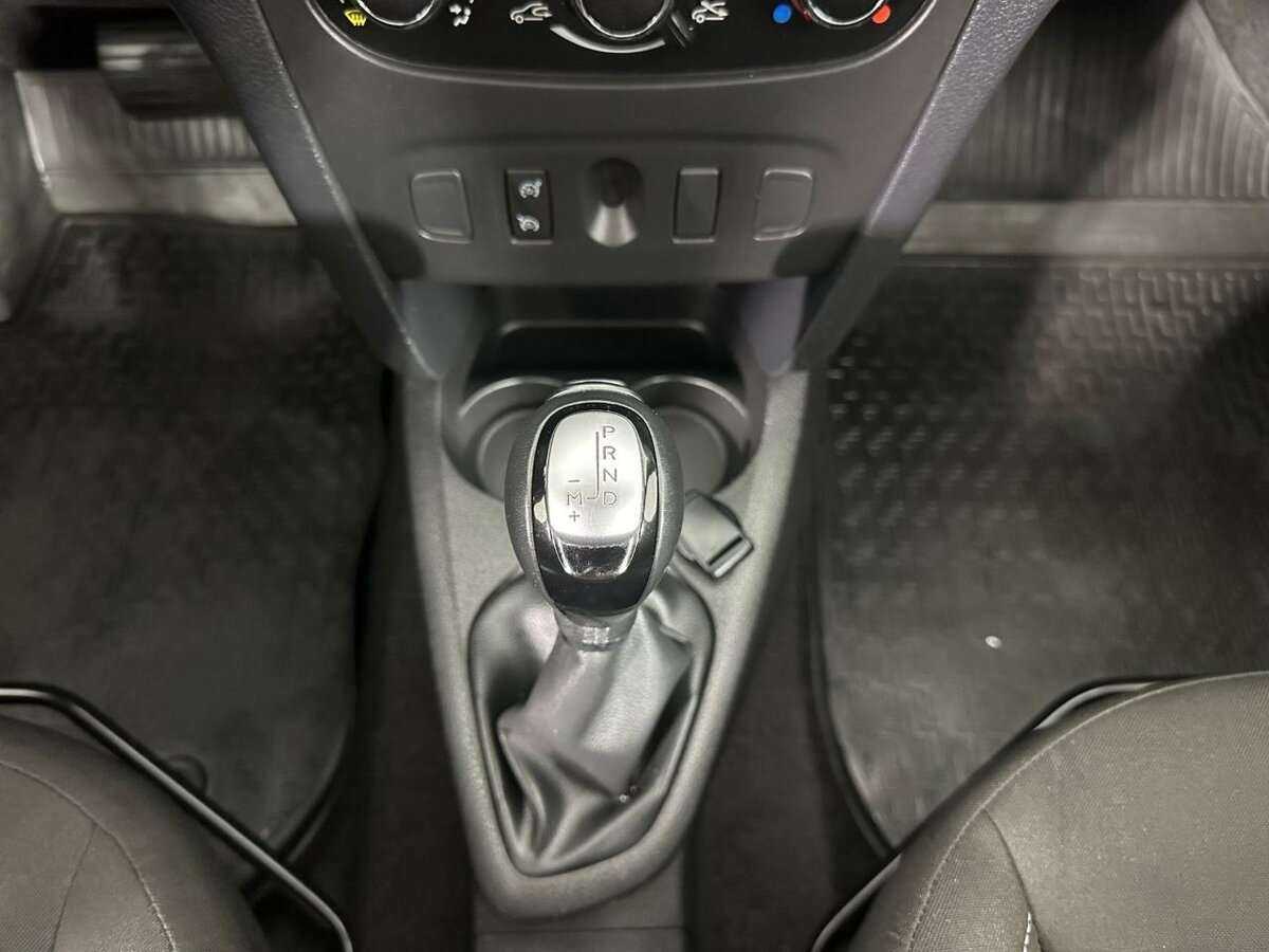 Купить Renault Sandero с пробегом. Фото: #11