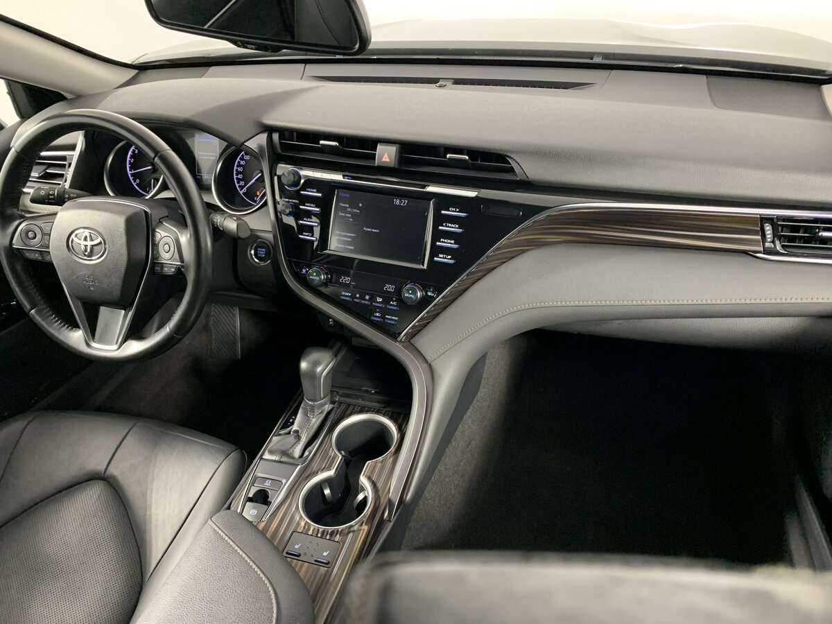 Купить Toyota Camry с пробегом. Фото: #6