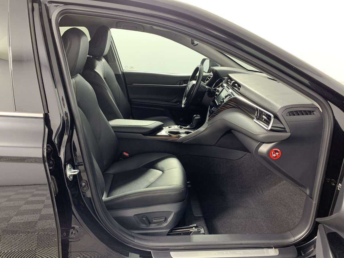 Купить Toyota Camry с пробегом. Фото: #17